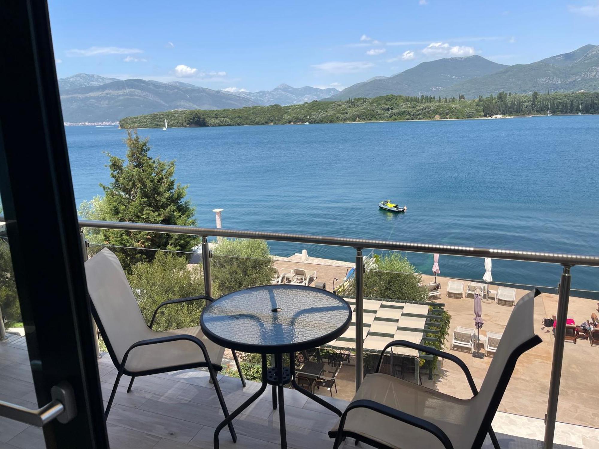 Apartmani Mia Tivat Eksteriør bilde