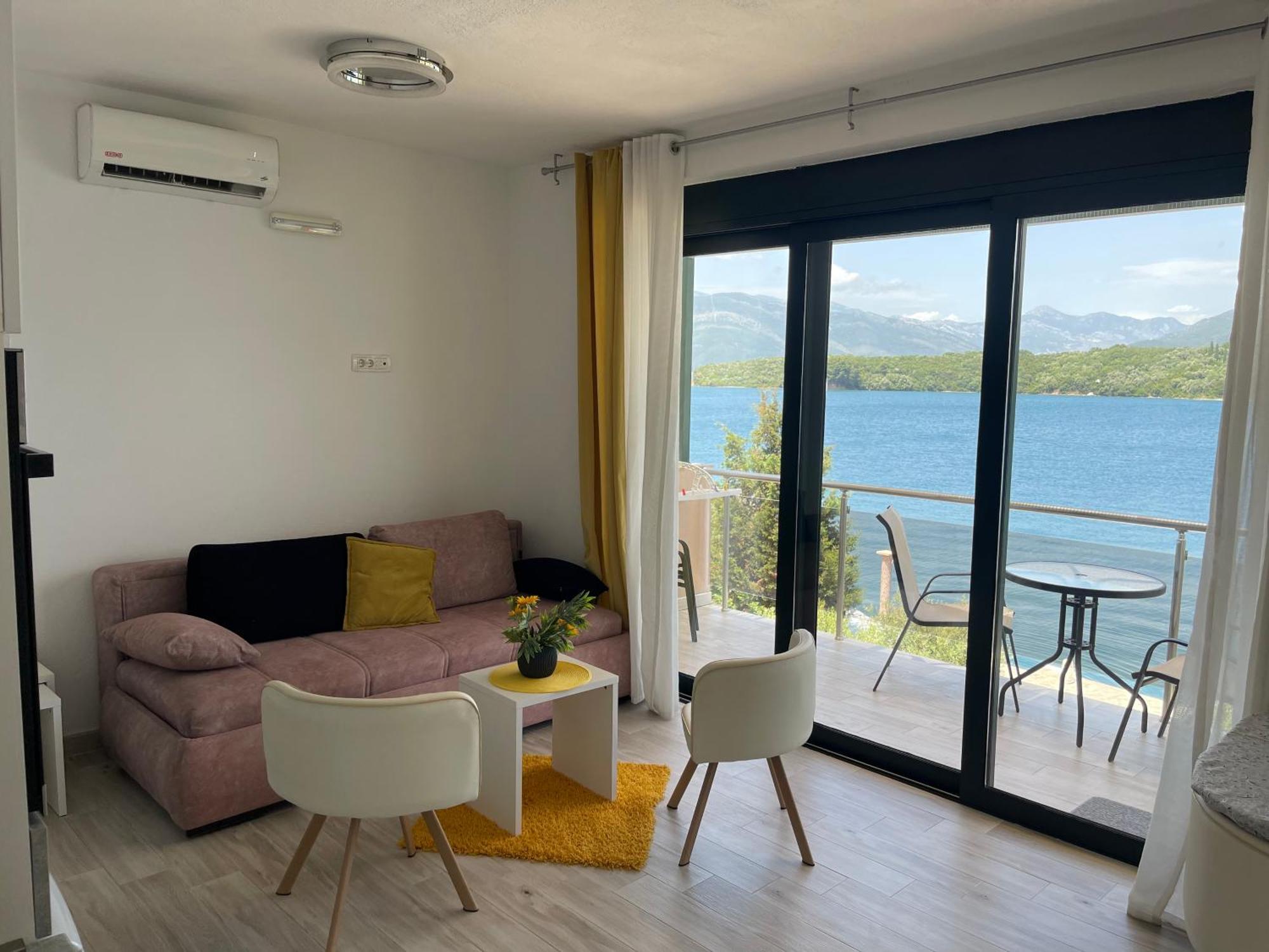 Apartmani Mia Tivat Eksteriør bilde