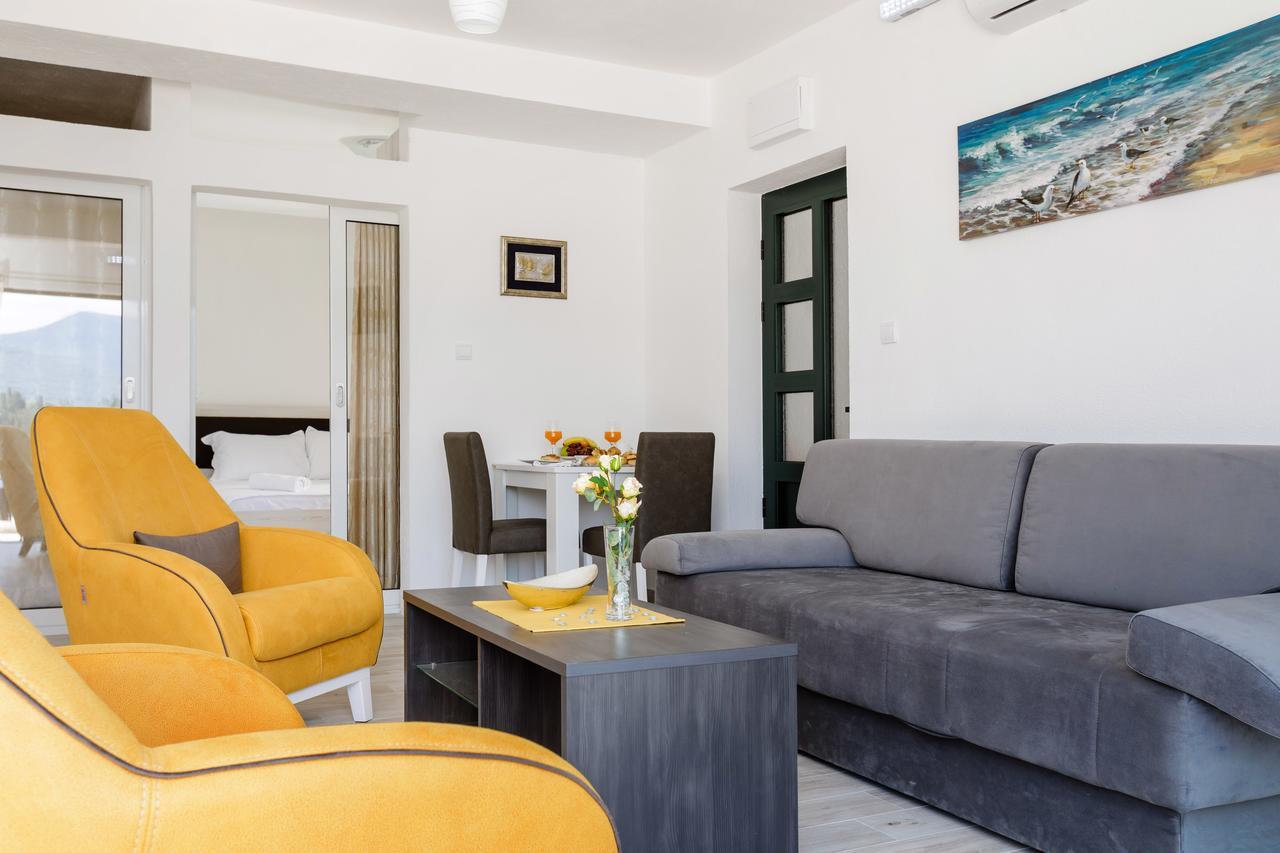 Apartmani Mia Tivat Eksteriør bilde